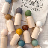 Montessori-Holzfiguren-Regenbogenfarben